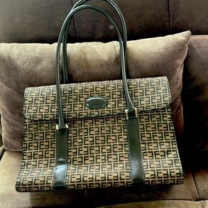 Designer like purse with rolled covered handles very fine condition